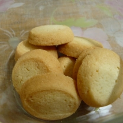 初めてタンサン使用のクッキーを作りましたが美味しかったです(*^_^*)
ご馳走様でした～今回は1/2の量で作りました♪